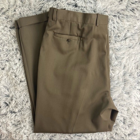 Linea Uomo Men's Pleated Tan Slacks Size 44/32 - Picture 1 of 10